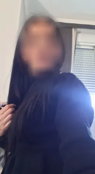Amina, 39