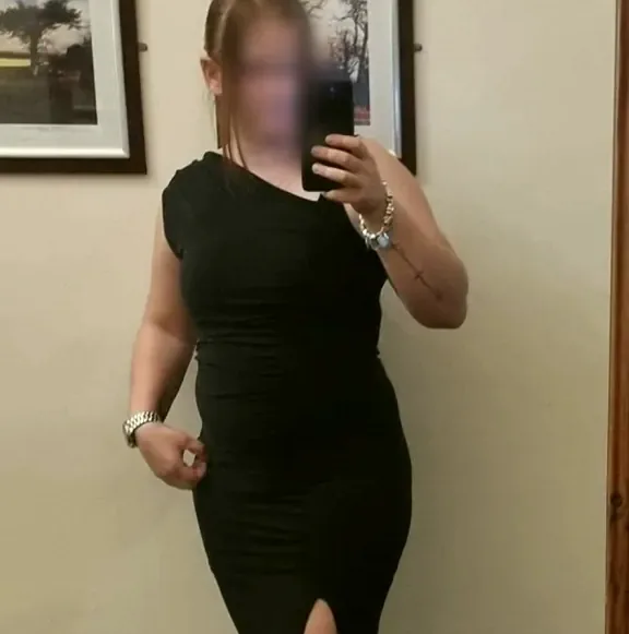 Amina, 37