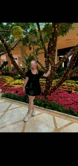 Anna, 25