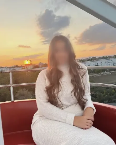 Anouk, 19