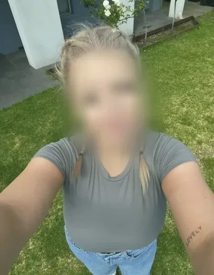Eva, 30