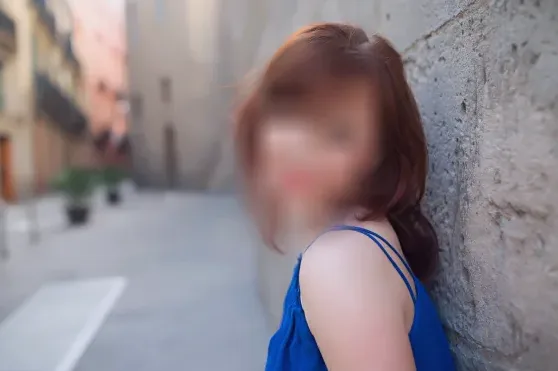 Fatima, 40