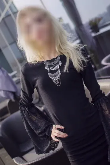 Fatima, 25