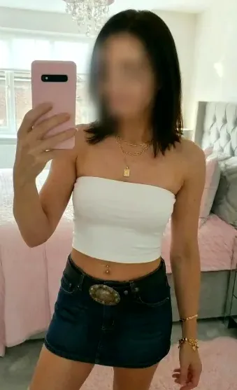 Karin, 24