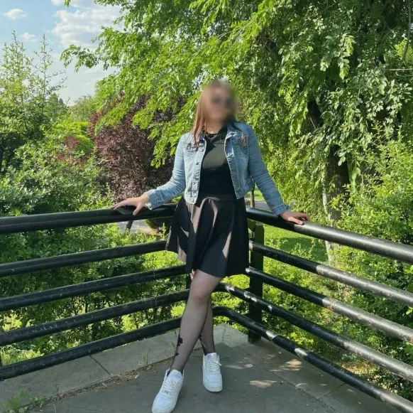 Karin, 21