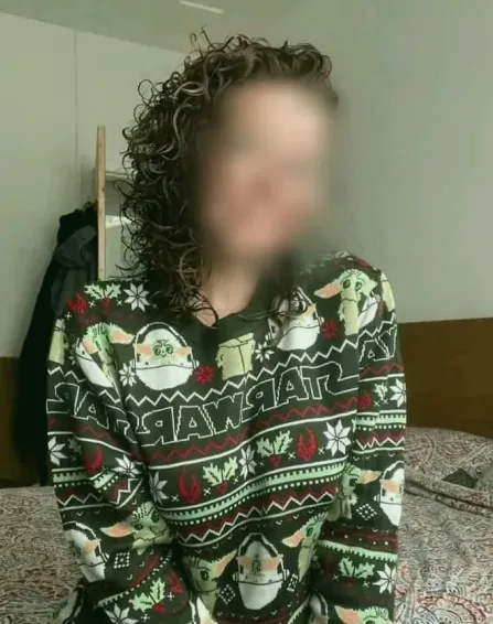 Laura, 33