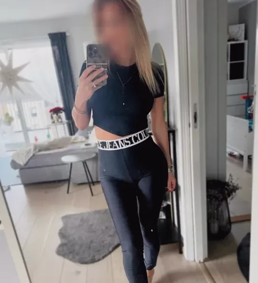 Lauren, 32