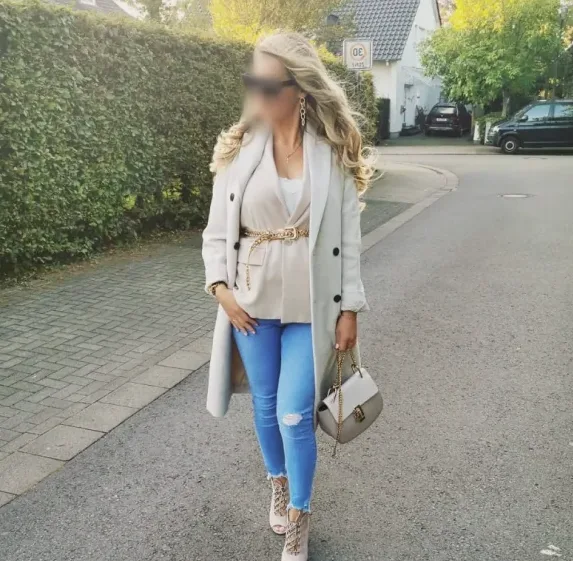 Maud, 34
