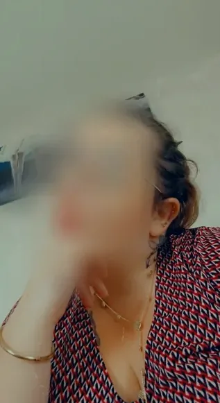 Rania, 24