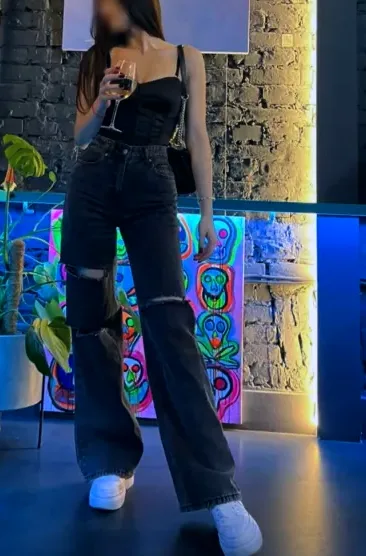 Wendy, 28
